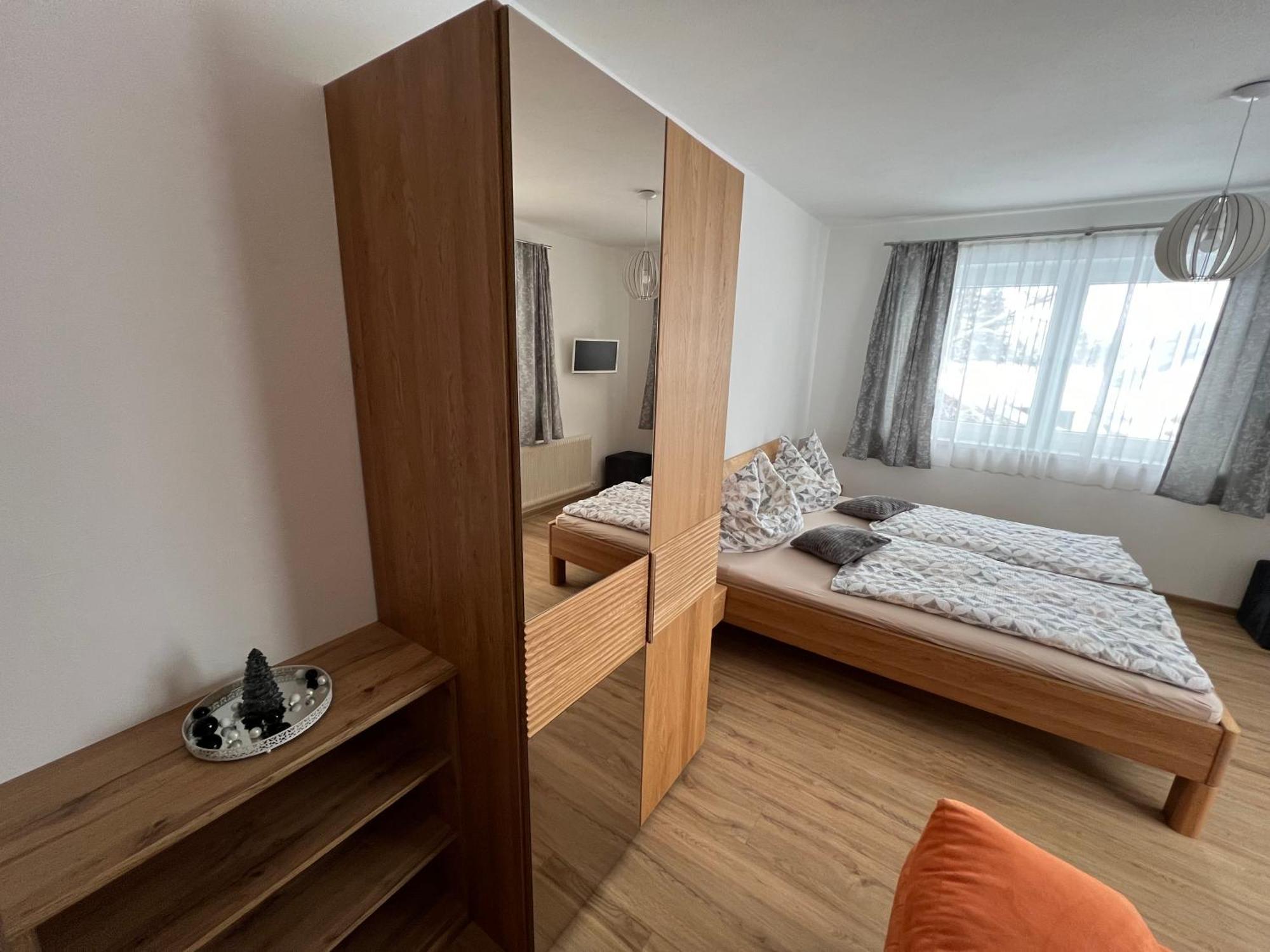Haus Alpina Ski In & Ski Out Шладминг Екстериор снимка