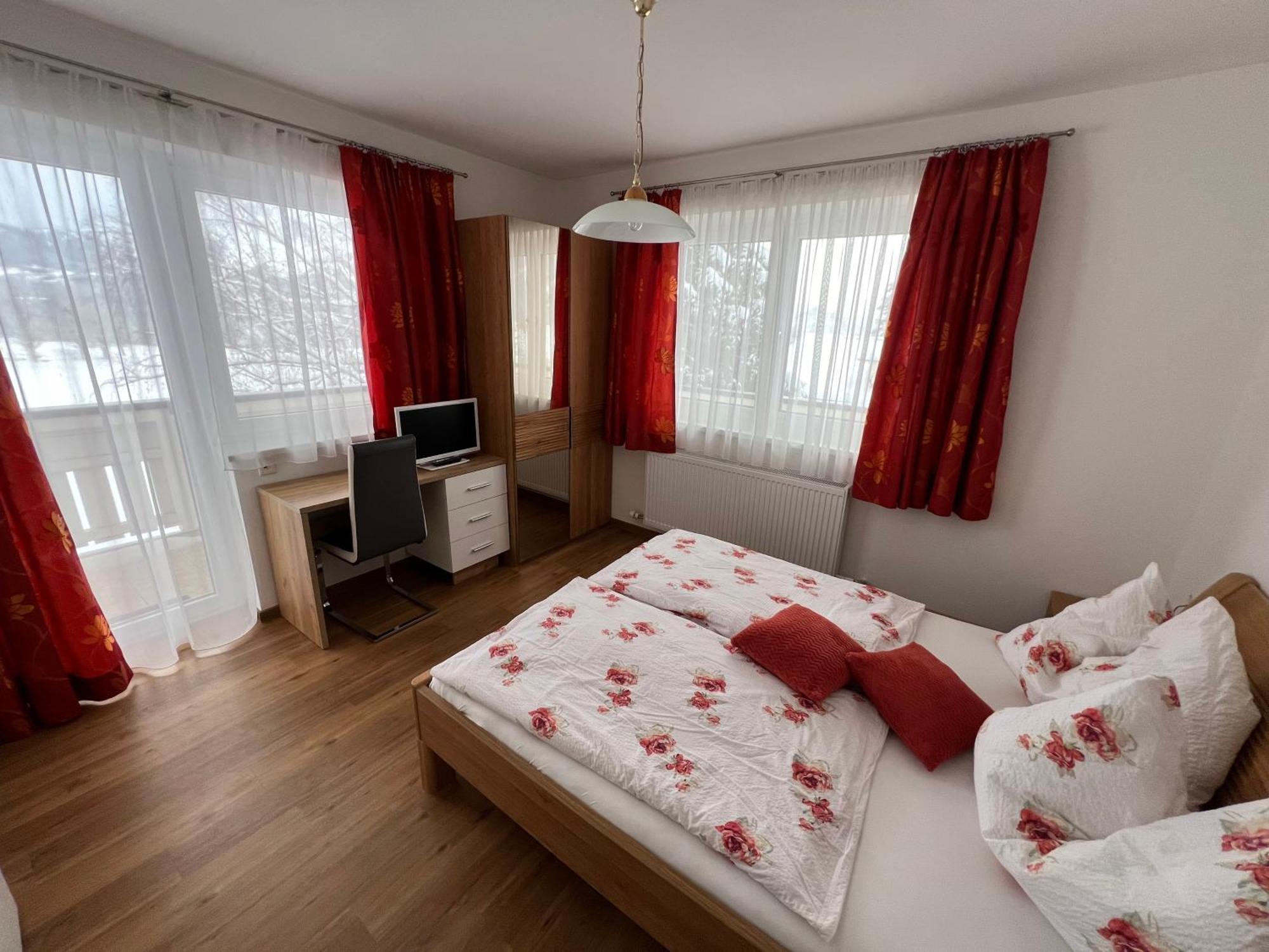 Haus Alpina Ski In & Ski Out Шладминг Екстериор снимка
