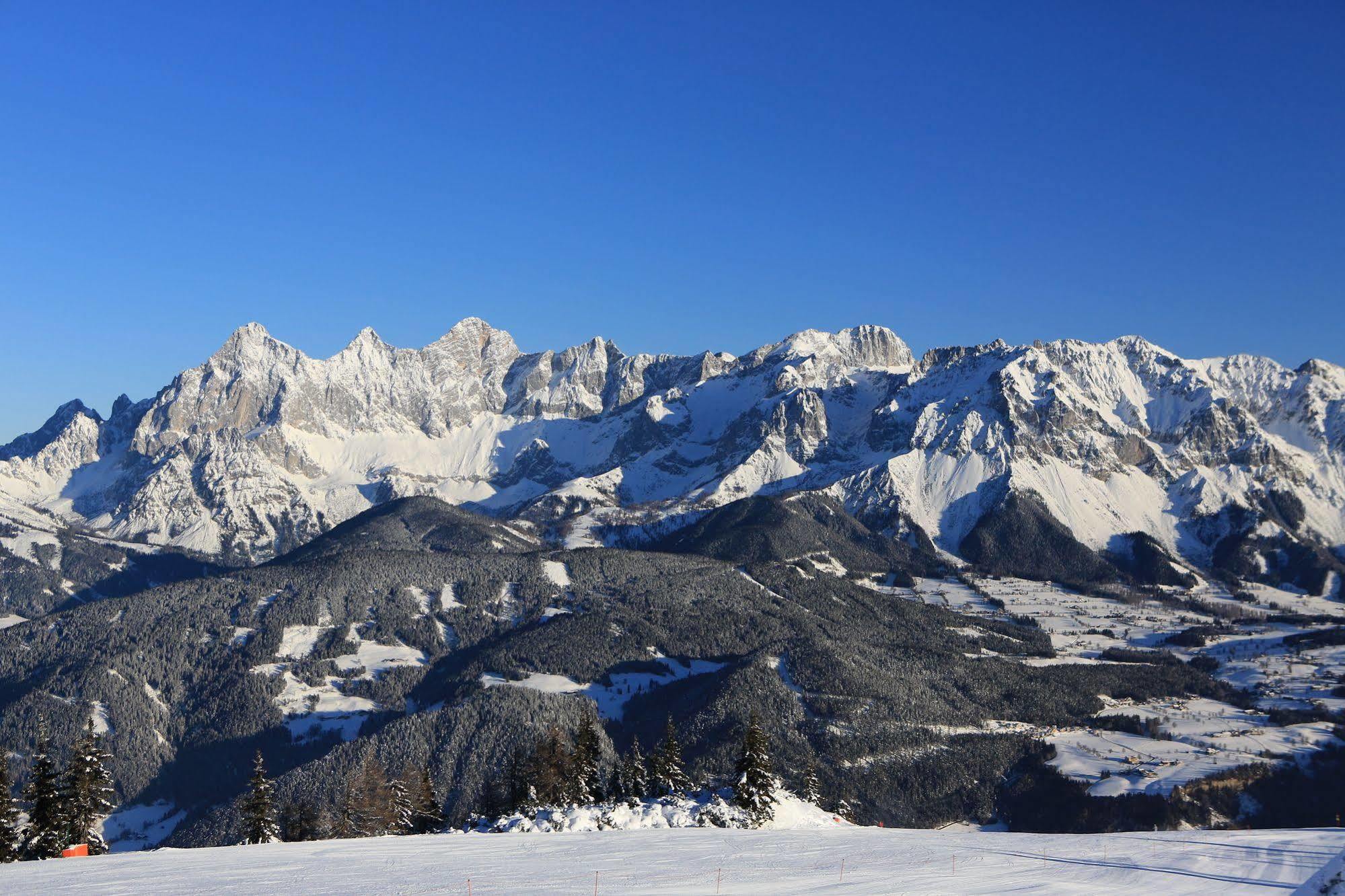 Haus Alpina Ski In & Ski Out Шладминг Екстериор снимка